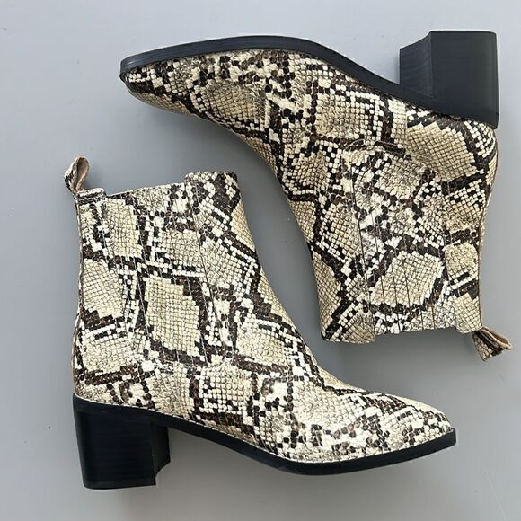 New Nordstrom Nohazina-Lea Caramel Snake Print Heel Ankle Boots Size 7.5 - Picture 2 of 8